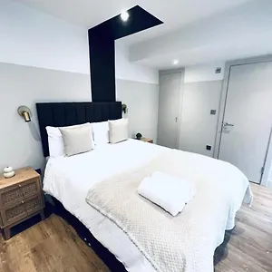  Aparthotel South Charming Ensuite Look Like Designer United Kingdom